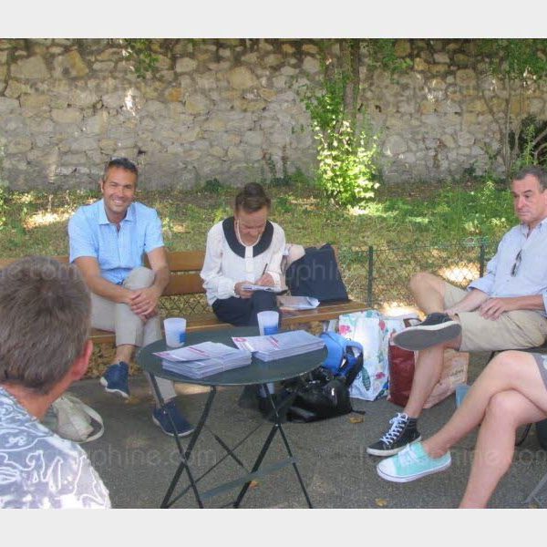 La comédienne Dominique Frot a pris part aux discussions.