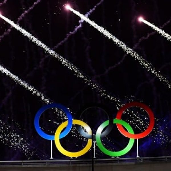 Fireworks ignite over the Maracana stadium in Rio de Janeiro on August 5, 2016, during the opening ceremony of the Rio 2016 Olympic Games. / AFP PHOTO / Martin BERNETTI