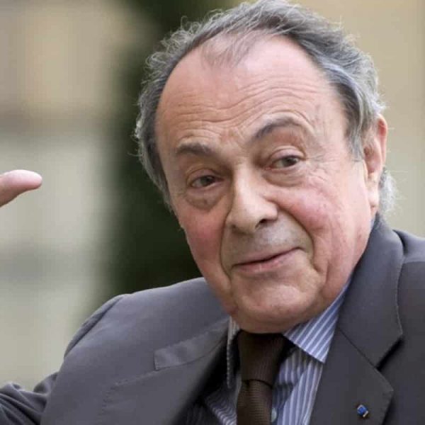 Former Prime Minister Rocard arrives at the Elysee Palace in Paris